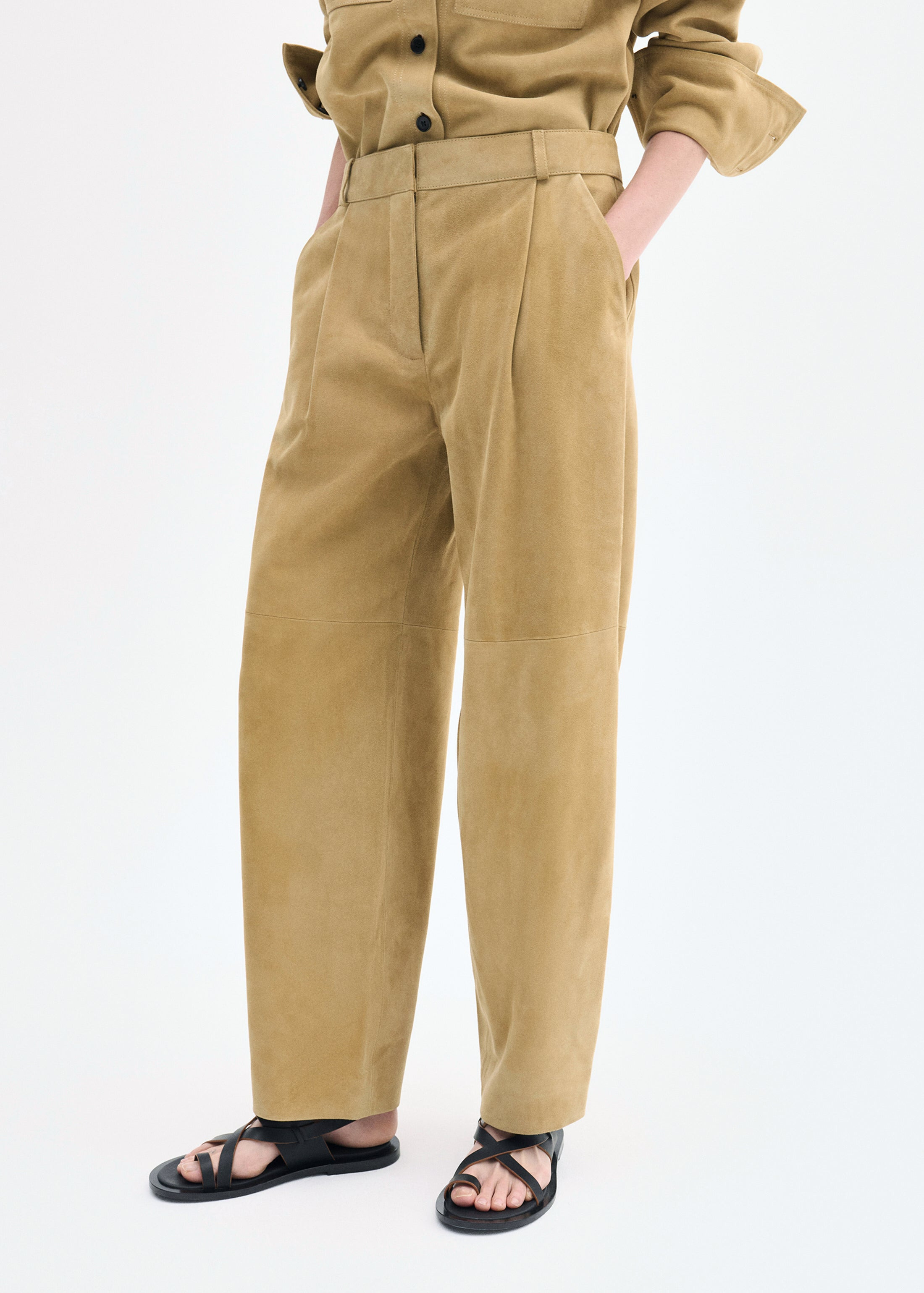 Curved Trouser in Suede - 4