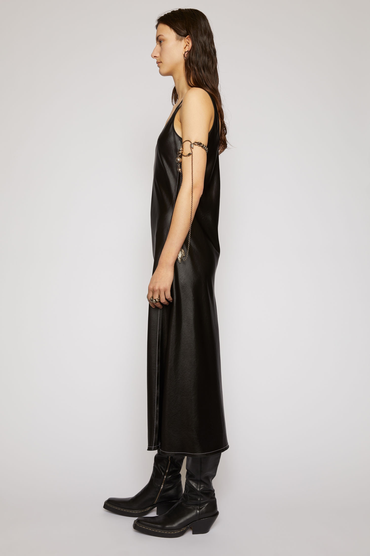 Sleeveless satin dress black - 3