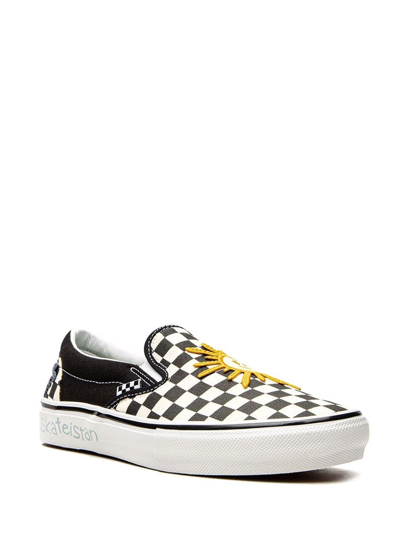 Vans x Skateistan Classic Slip-On sneakers outlook