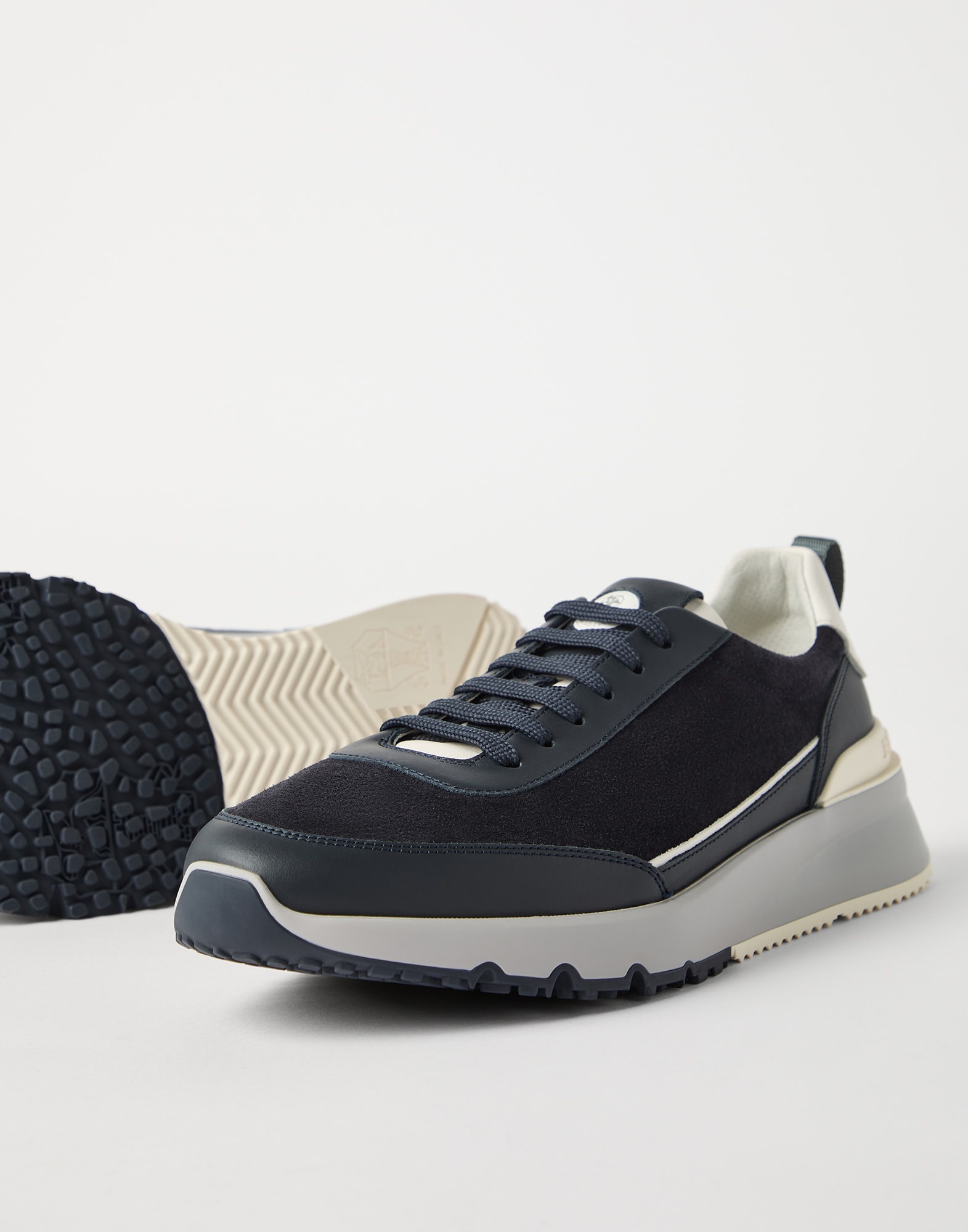 Washed suede and semi-polished calfskin runners - 3