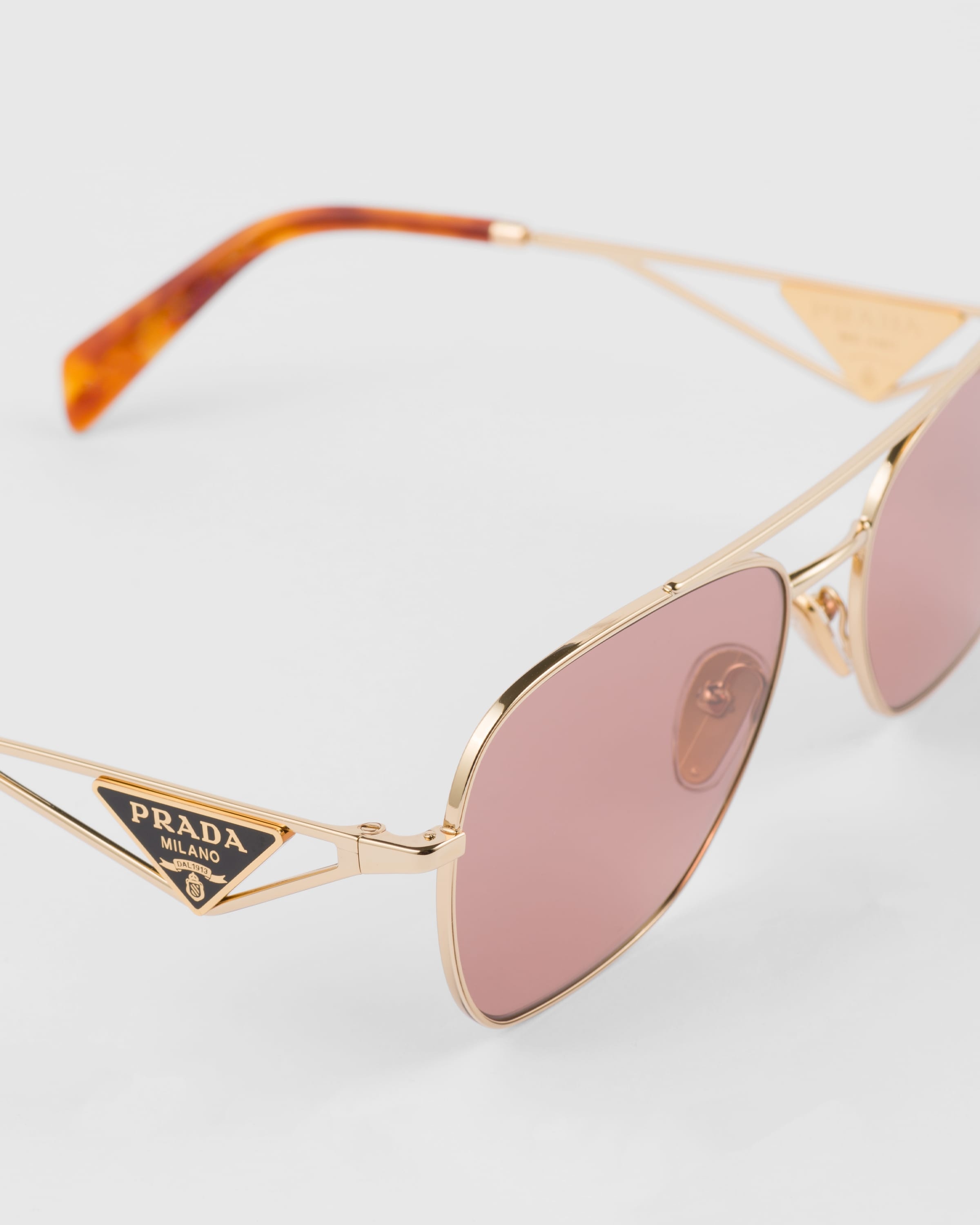 Sunglasses with triangle logo - 5