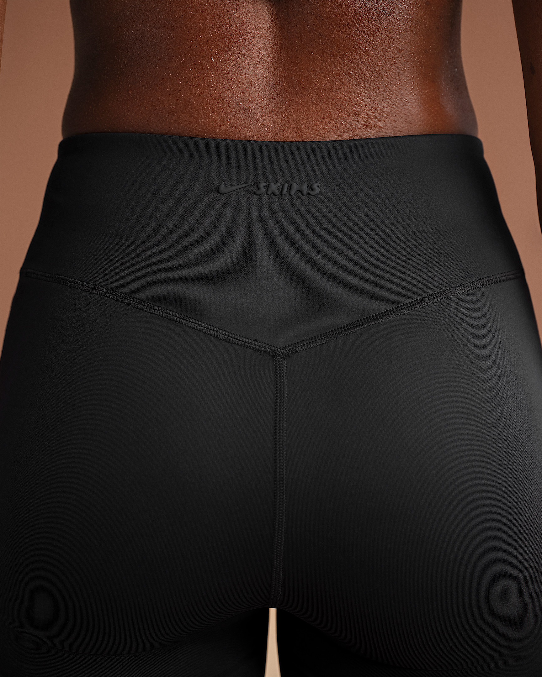 NikeSKIMS Matte Women's High-Waisted Slim Flared Leggings - 6