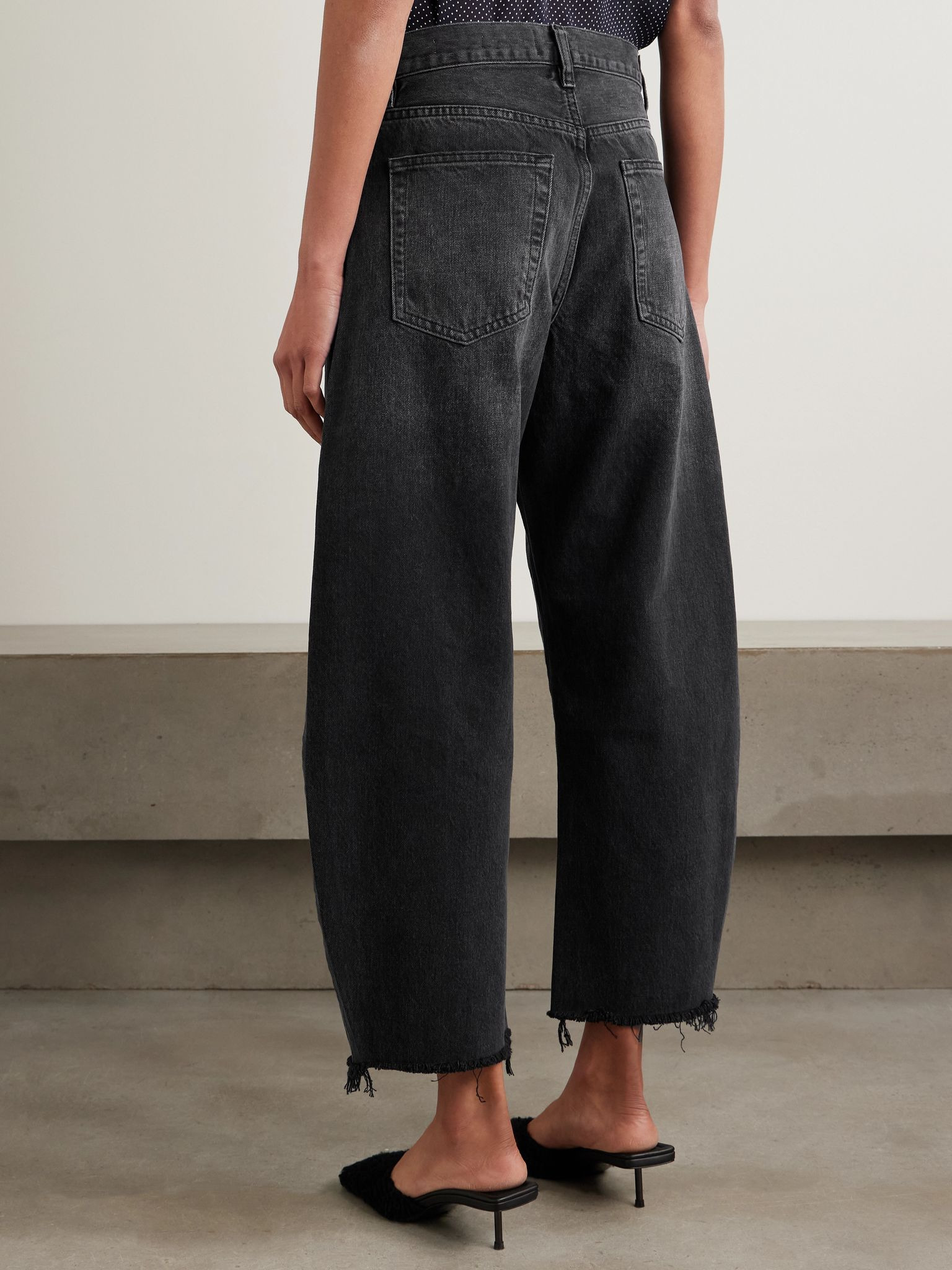 The Bubble cropped frayed high-rise barrel-leg jeans Black - 4