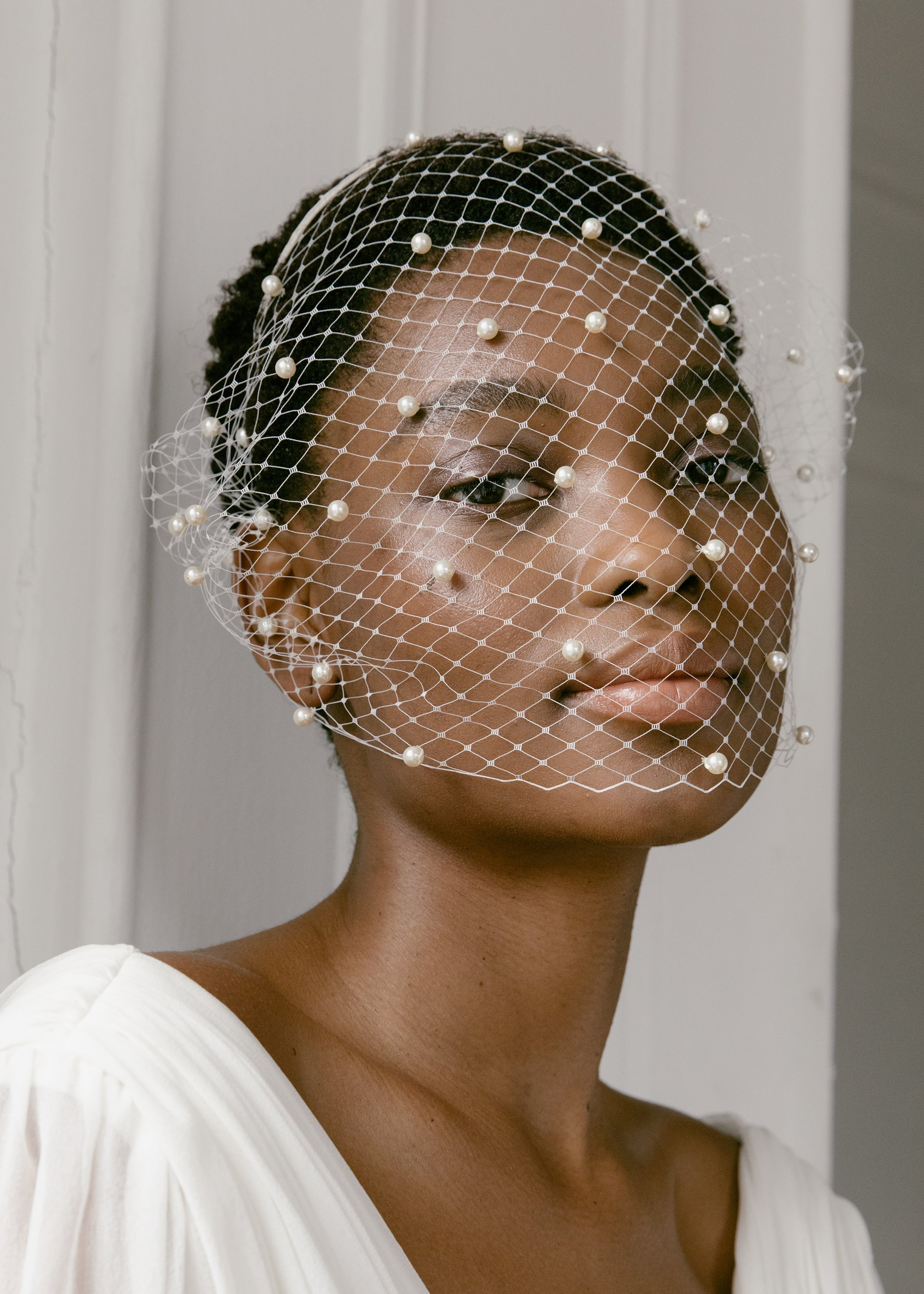 Voilette Headband with Pearls - 4