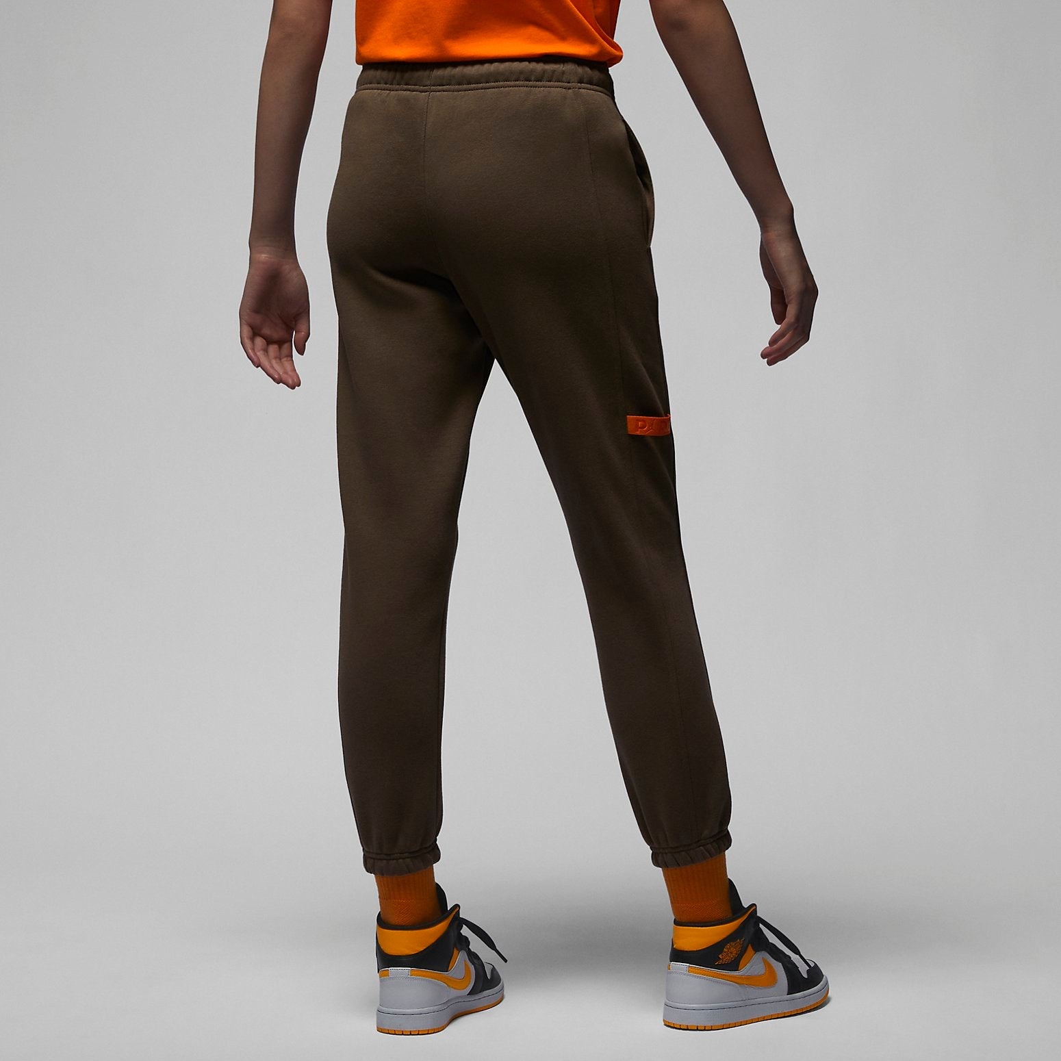 (WMNS) Air Jordan x Paris Saint-Germain Sweatpants 'Palomino' FD6998-274 - 6