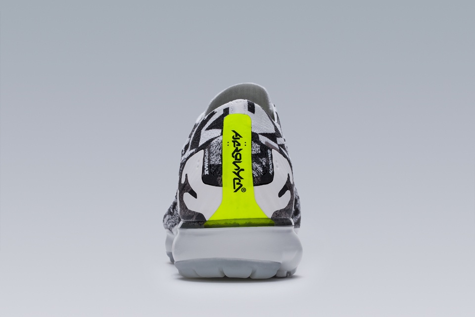 AVM-001 Nike® Air VaporMax Flyknit Moc 2  / Acronym® Light Bone/Light Bone/Volt - 3