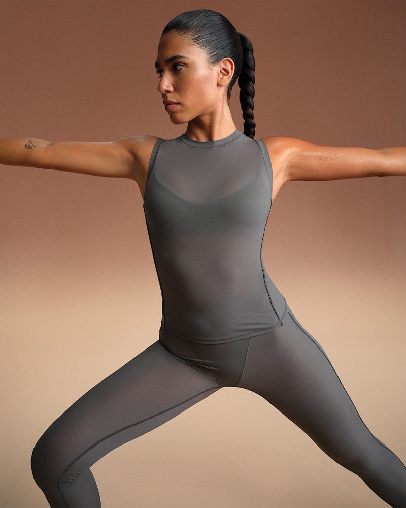 NikeSKIMS Weightless Layers Women's Sleeveless Top 3