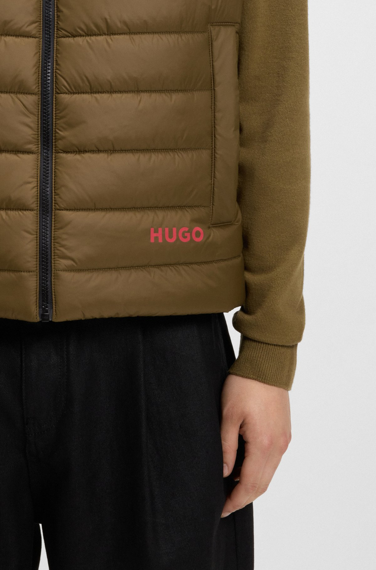WATER-REPELLENT GILET WITH LOGO PRINT - 6