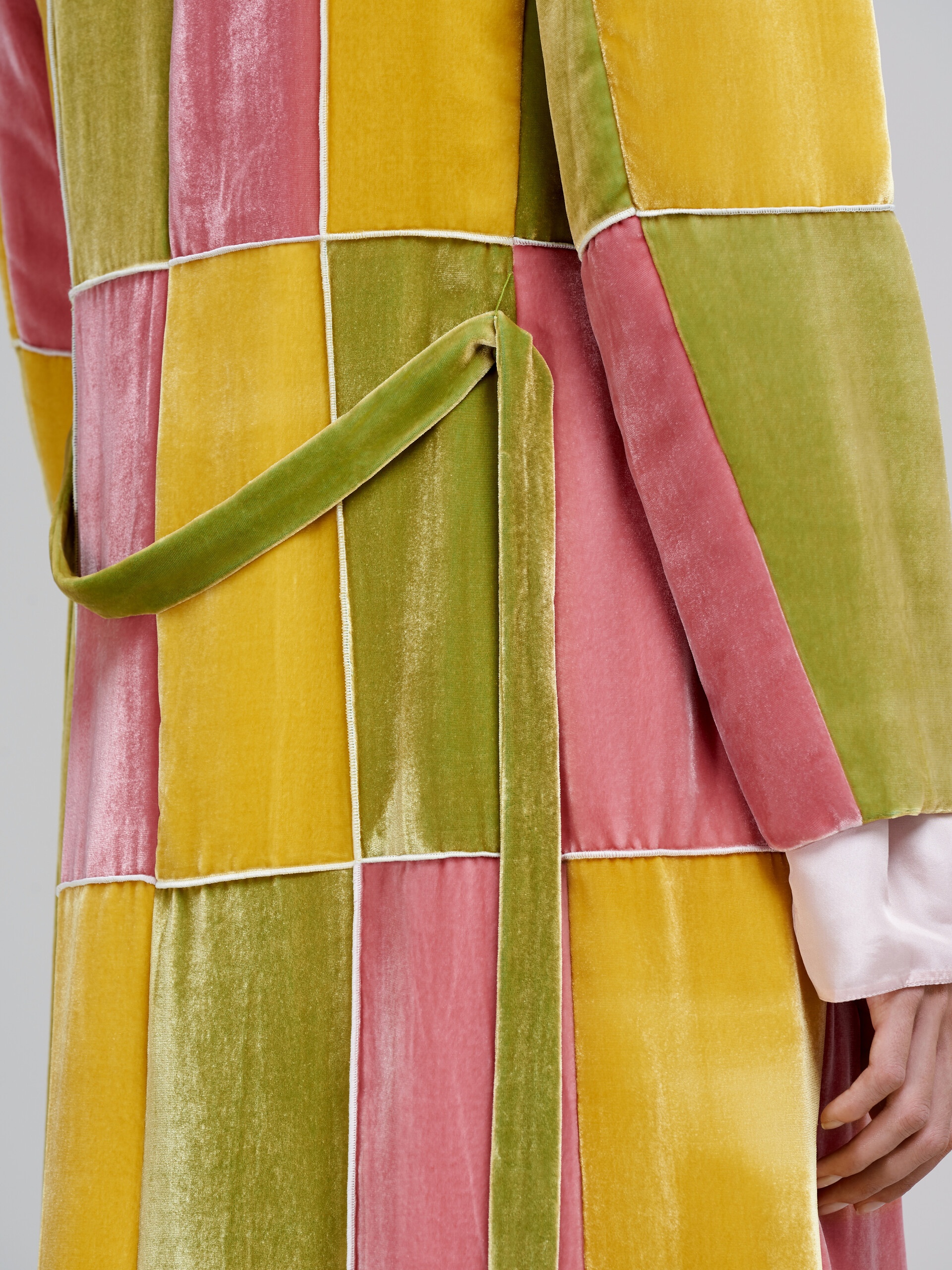 FLUID VELVET COAT - 5