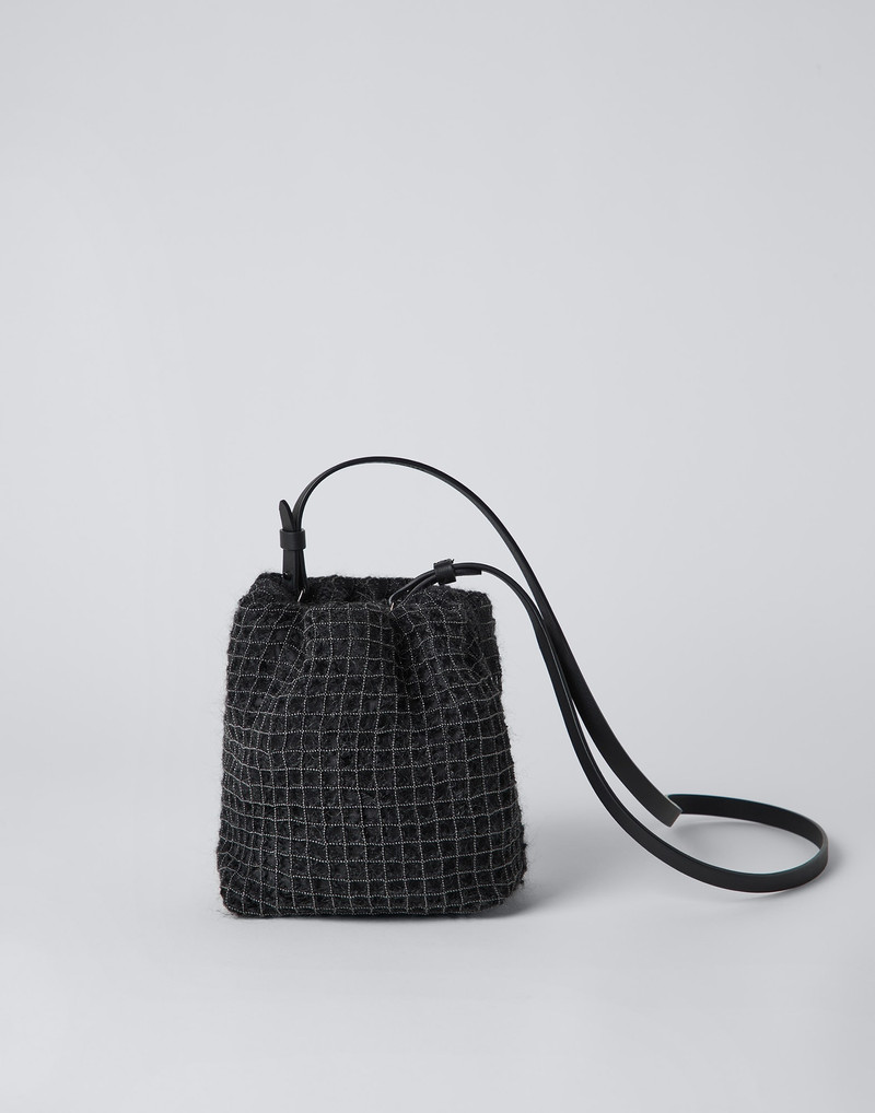 Precious net bucket bag 1