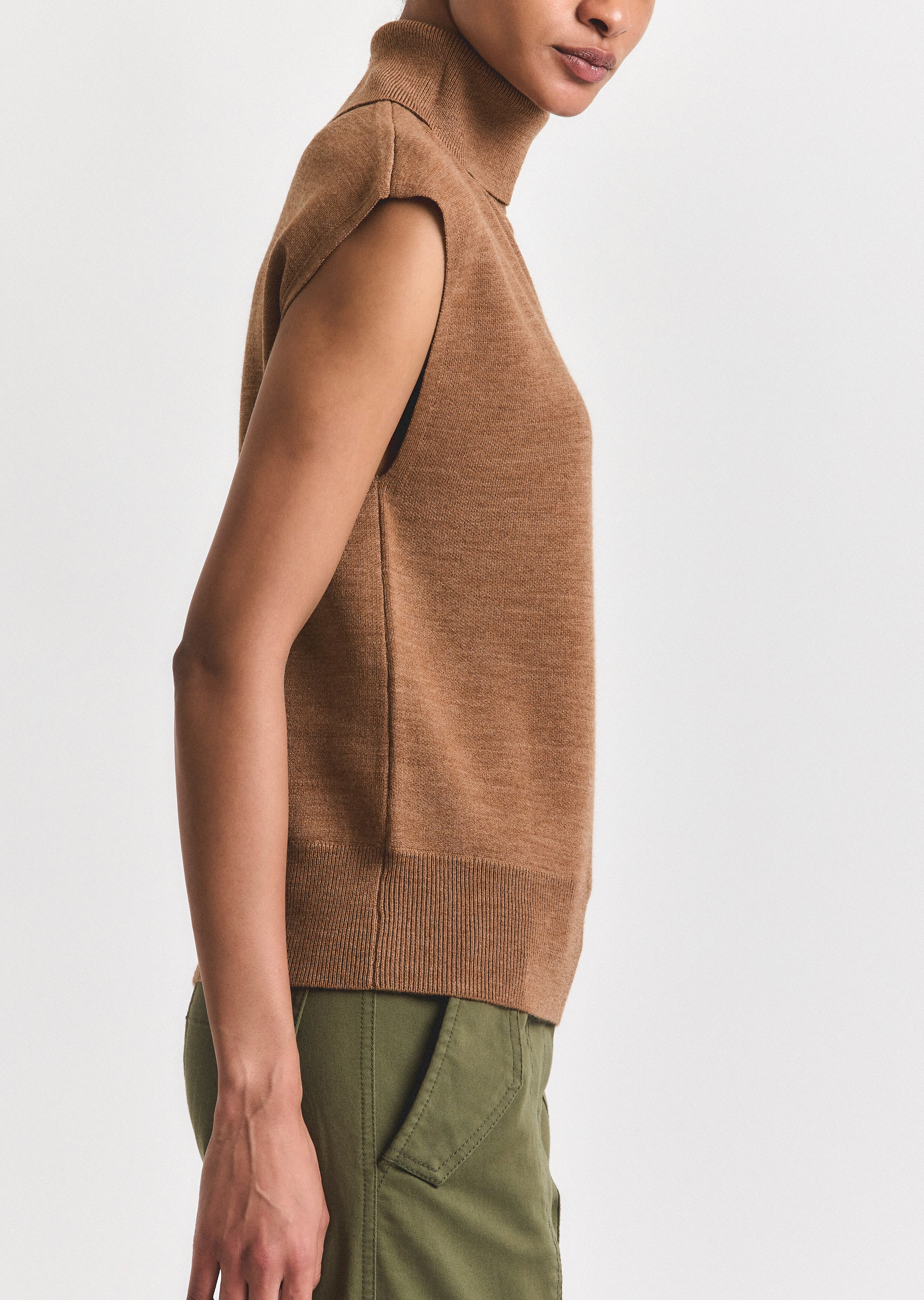 CONTRO TURTLENECK KNIT VEST - 3