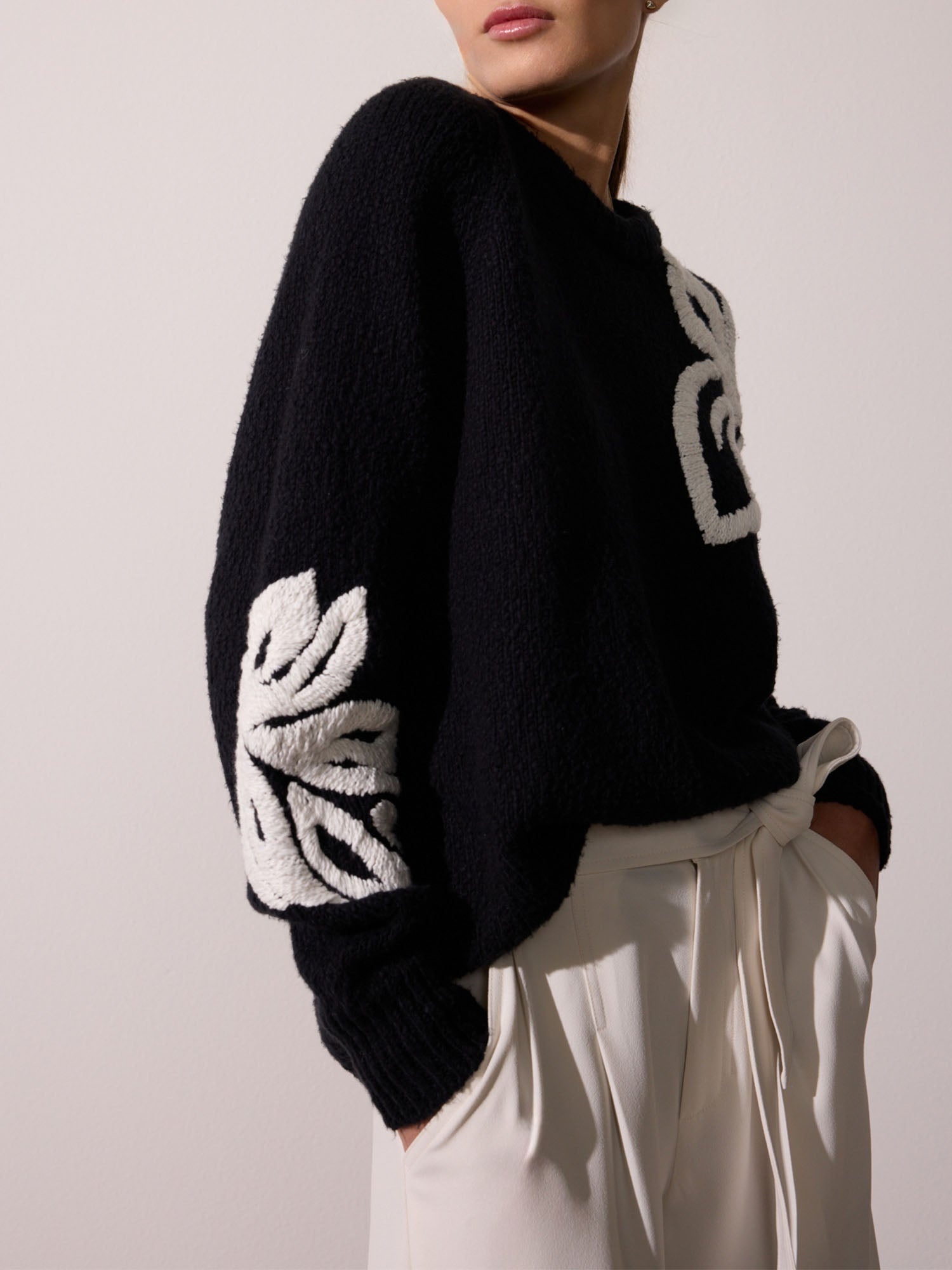 The Hibiscus Embroidered Sweater - 3