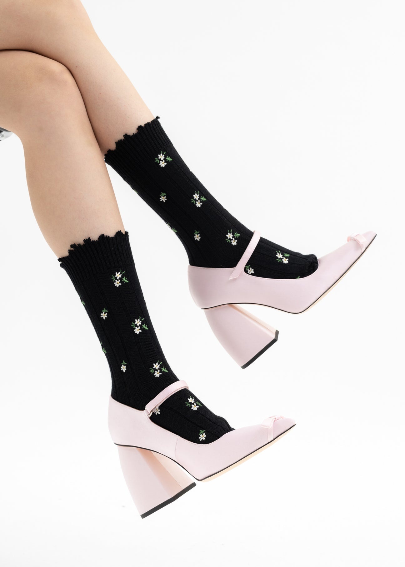 Black And White Embroidered Flora Socks - 7