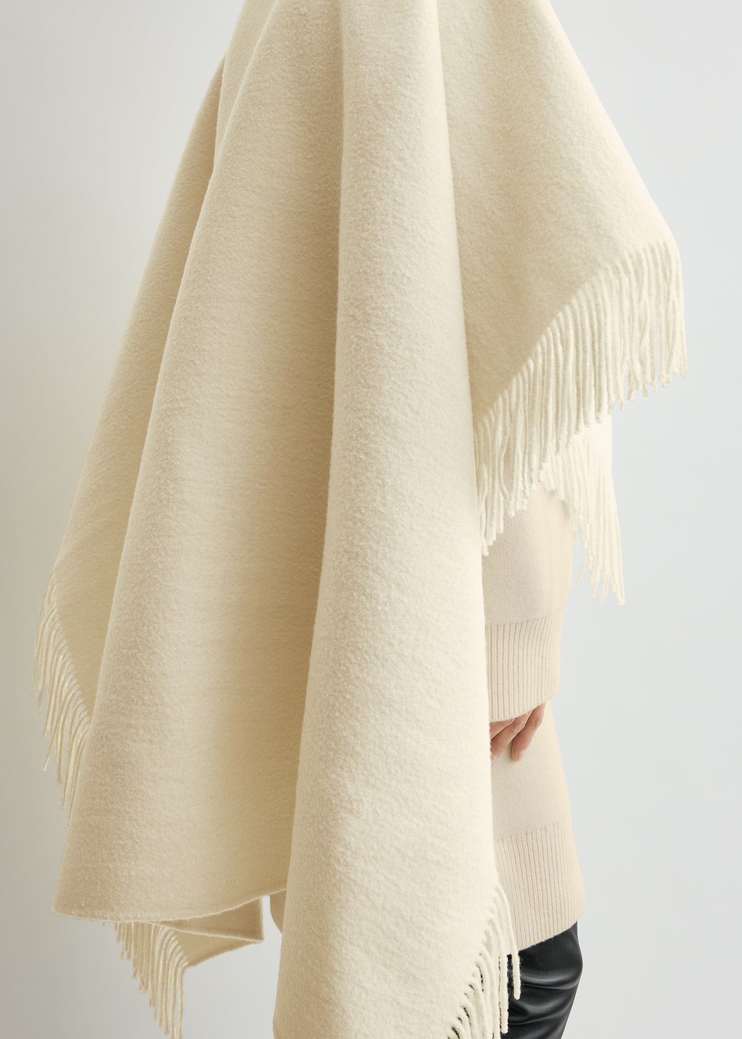 Fringed poncho winter white - 4