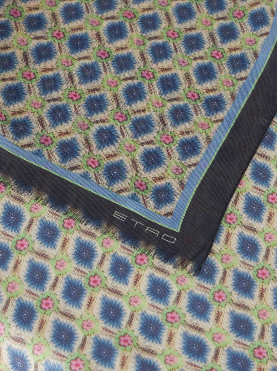 SCARF WITH MICRO TIE-PRINT DESIGNS - 3