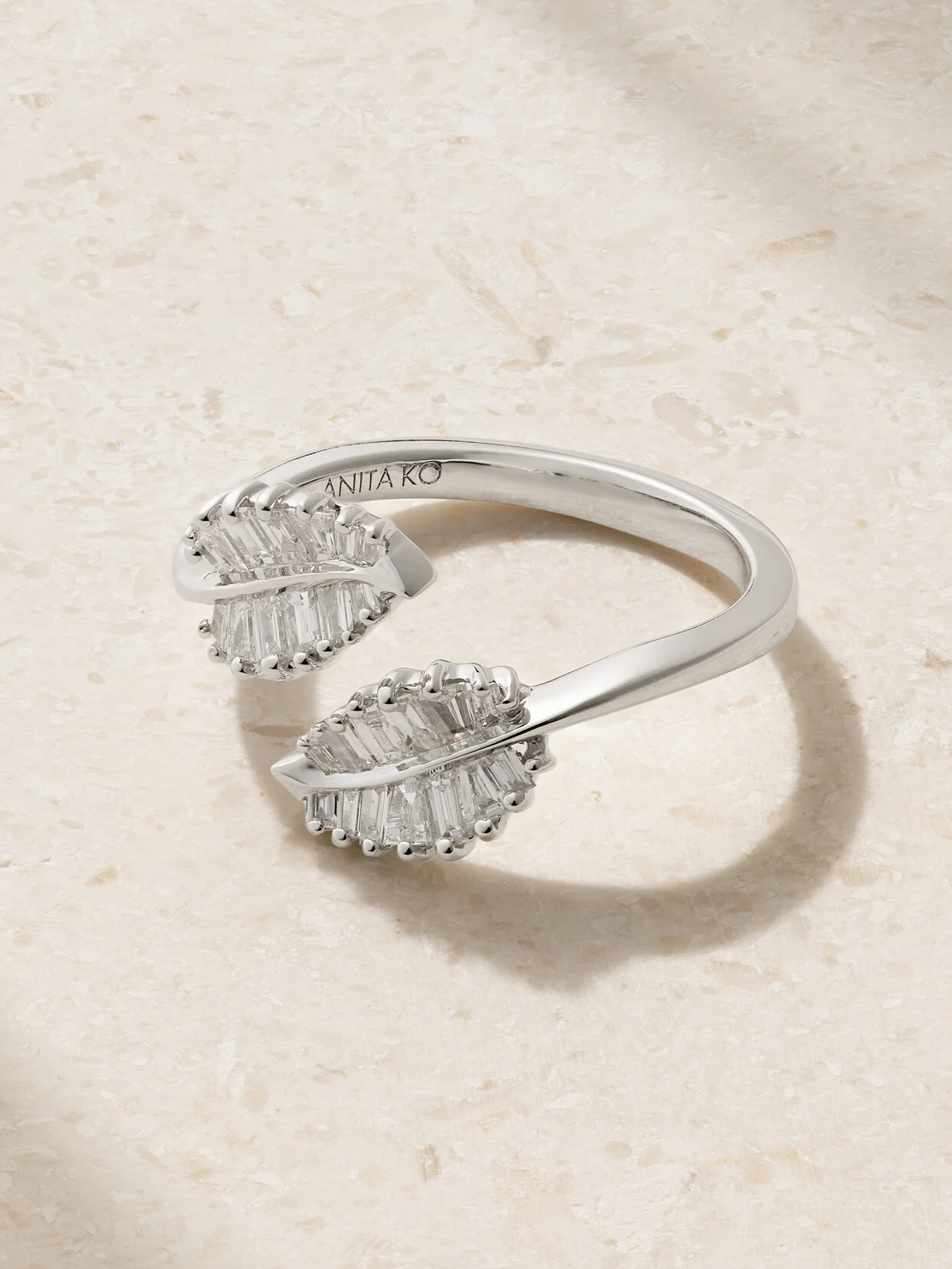 Small Palm Leaf 18-karat White Gold Diamond Ring - 1