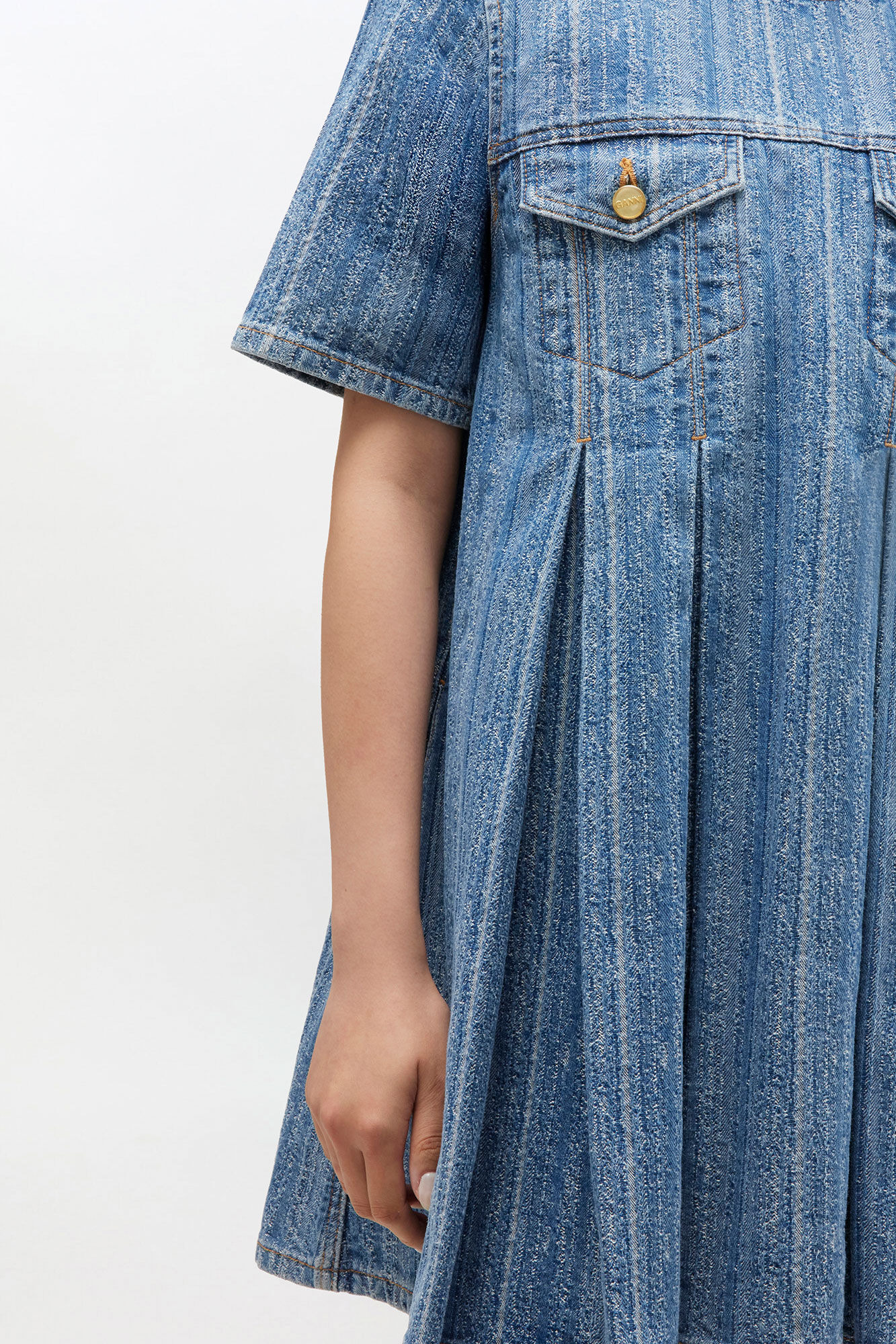 STRIPED DENIM PLEATED DRESS - 4