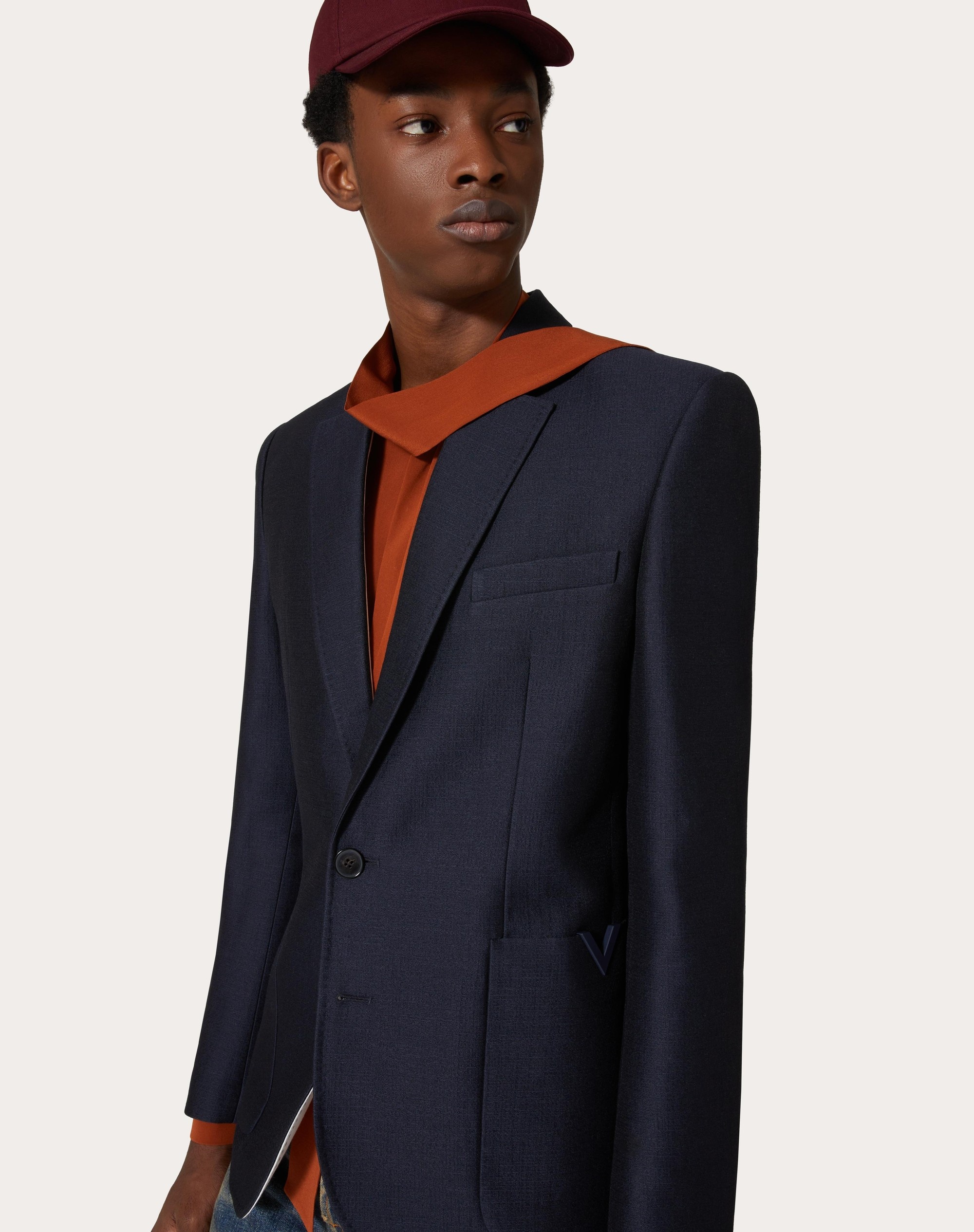 WOOL AND SILK SINGLE-BREASTED JACKET WITH RUBBERIZED V DETAIL - 5