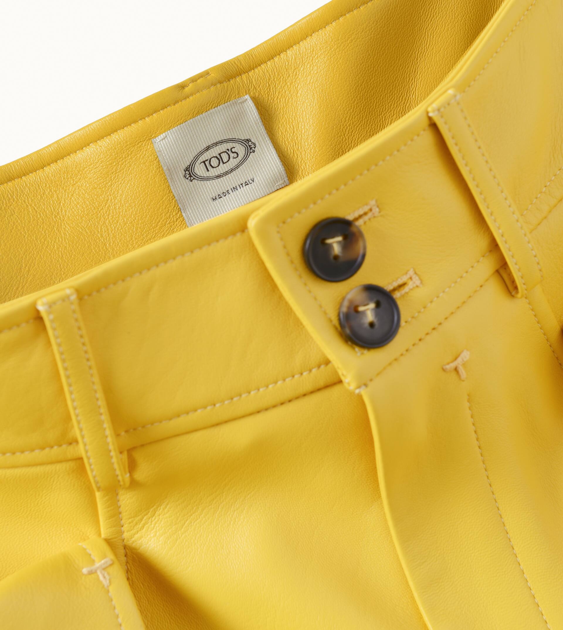 SHORTS IN LEATHER - YELLOW - 4