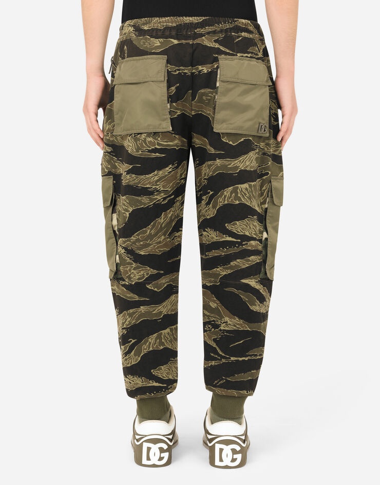 Cotton jogging pants with camouflage print - 2