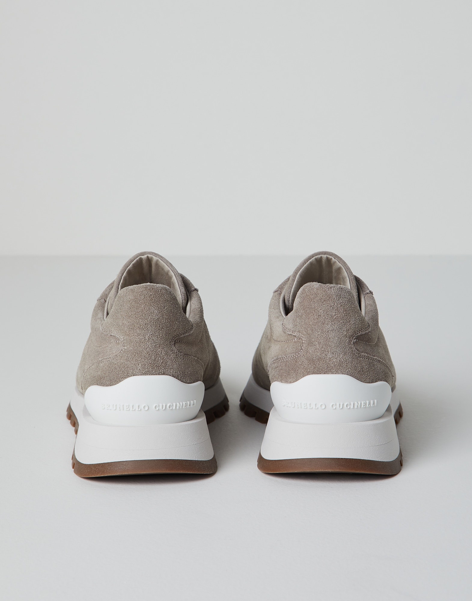 パンプス BRUNELLO CUCINELLI SUEDE RUNNERS WITH SHINY TAB Brunello Cucinelli Suede runners with shiny tab | REVERSIBLE