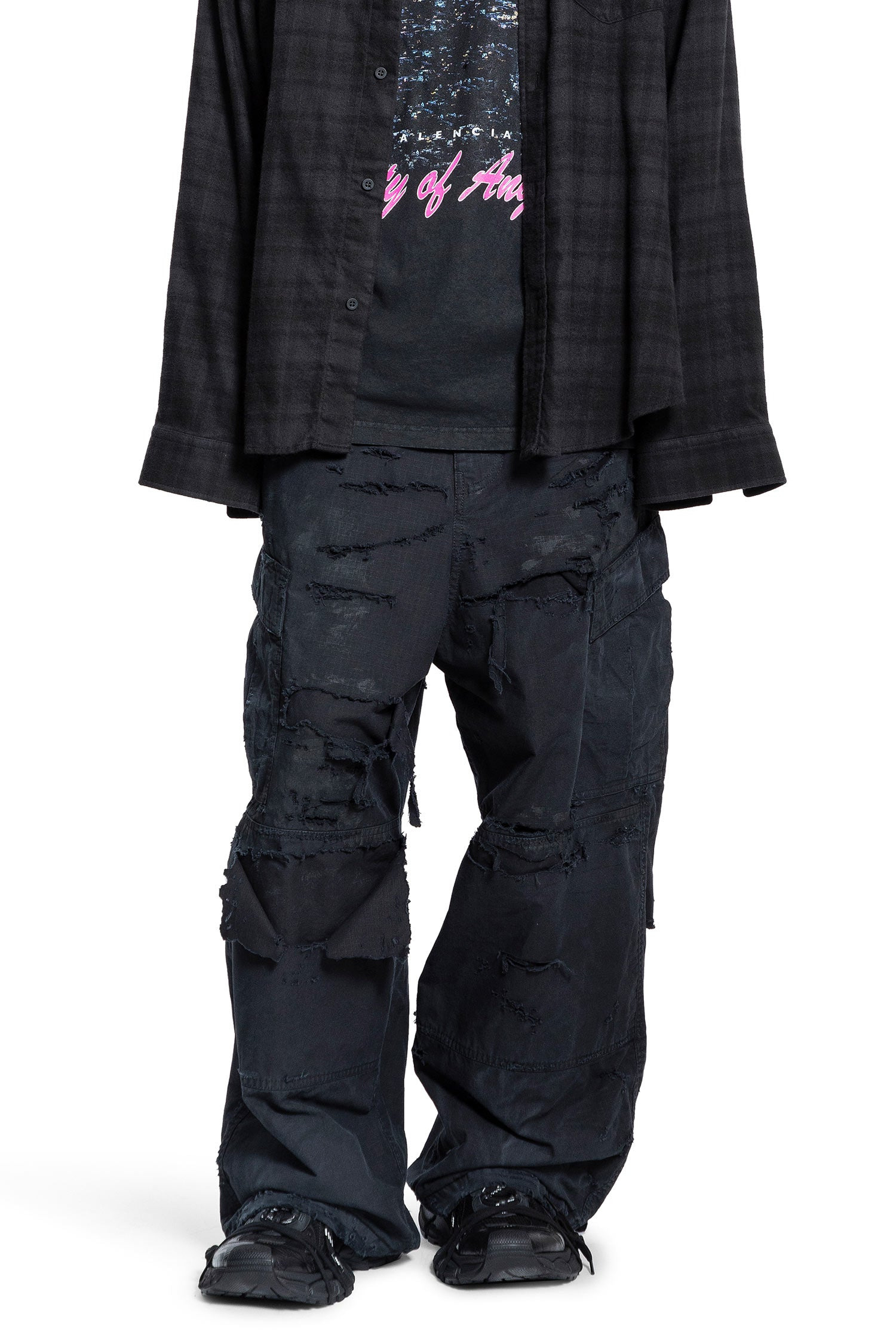 Distressed Large Cargo Pants - 6
