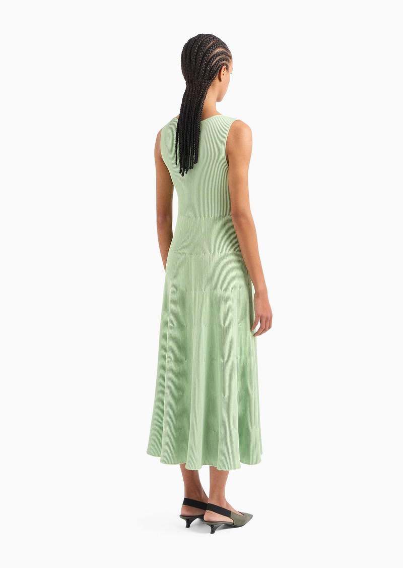 Dress with flared hem and wide-spaced rib flounce 3
