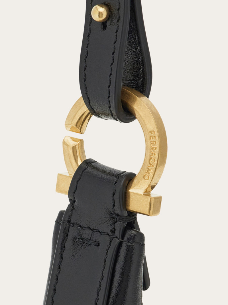 Quilted crossbody bag (S) 11