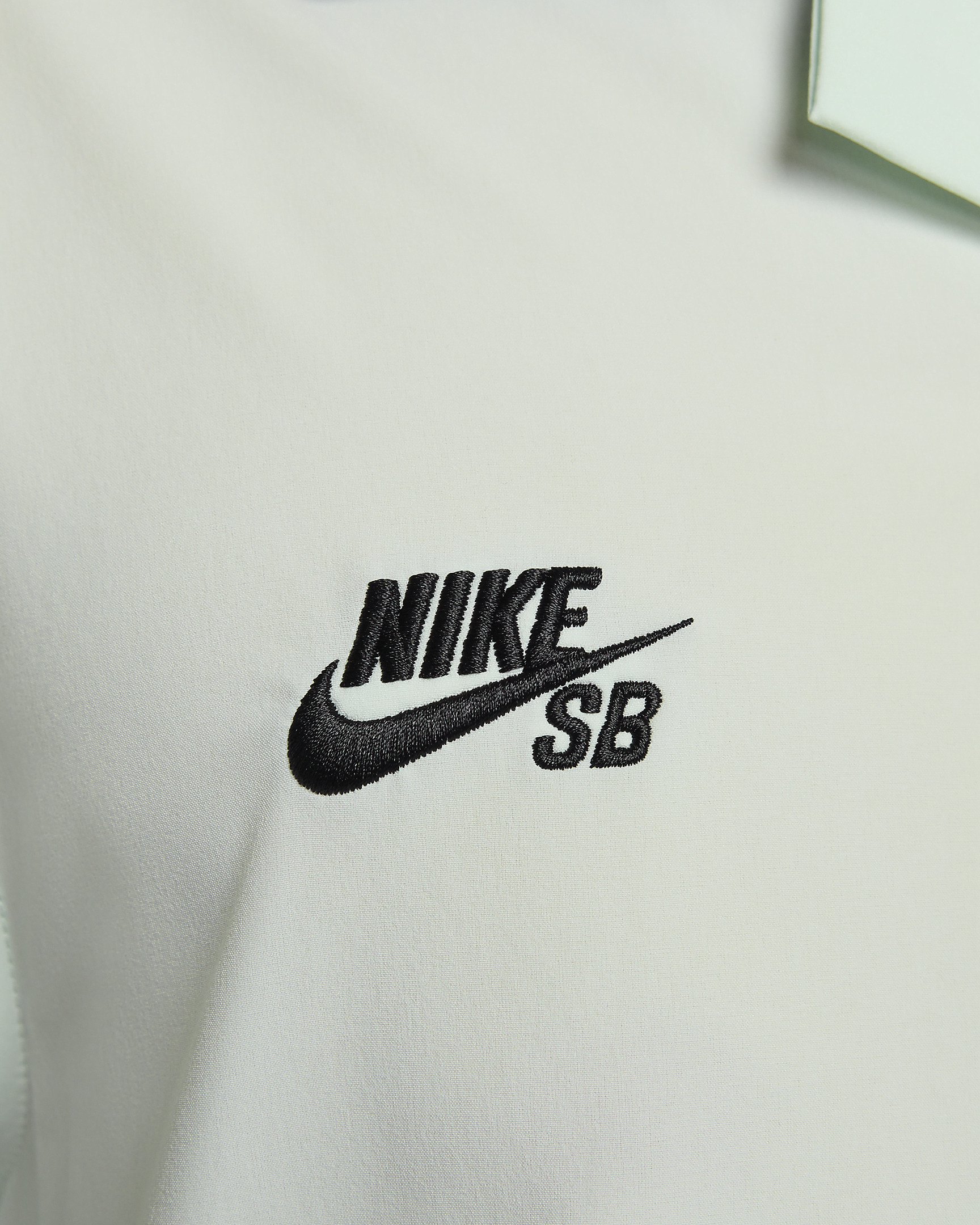Nike SB Short-Sleeve Button-Up Skate Bowler Shirt - 4