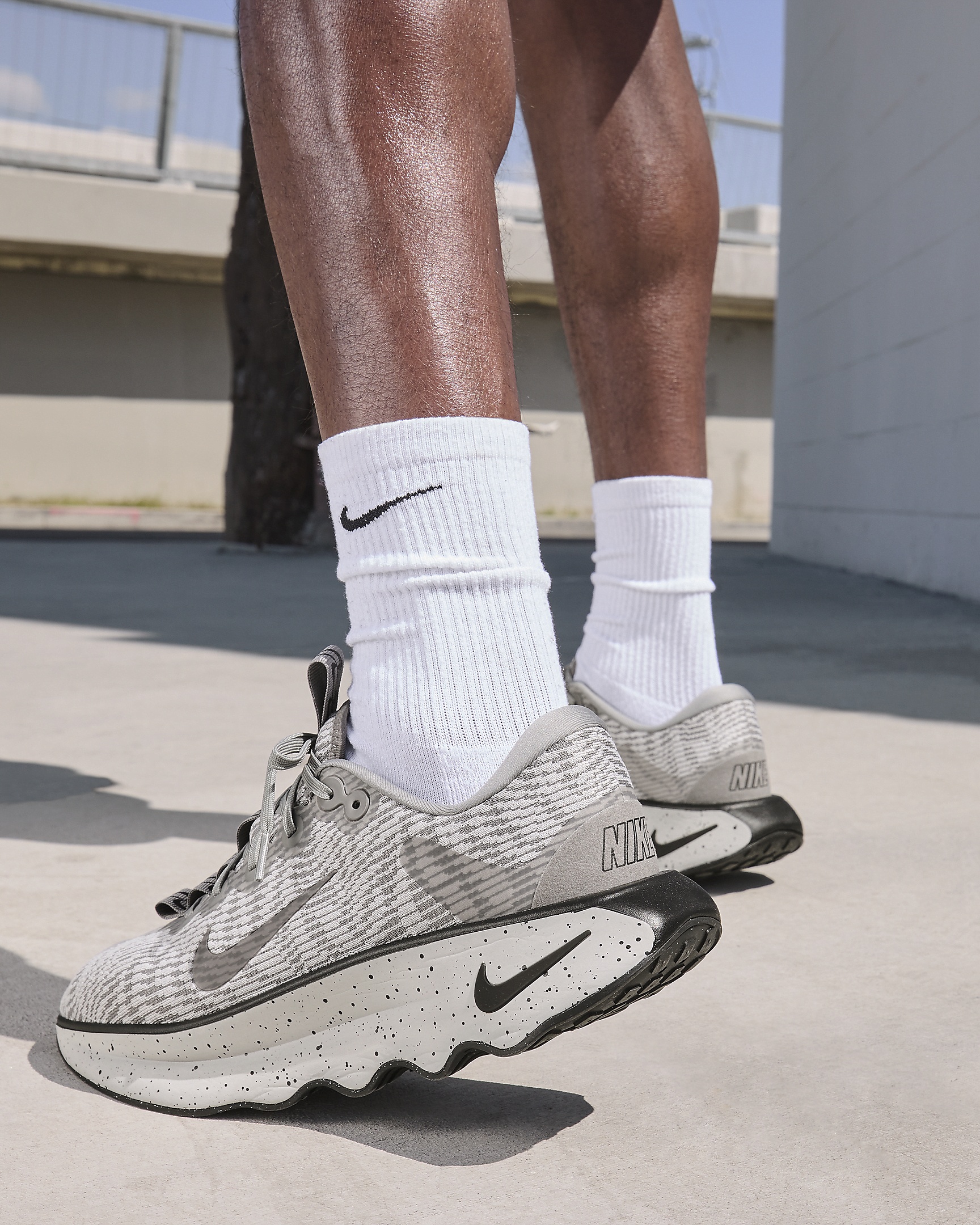 Nike Nike Motiva Men's Walking Shoes | REVERSIBLE