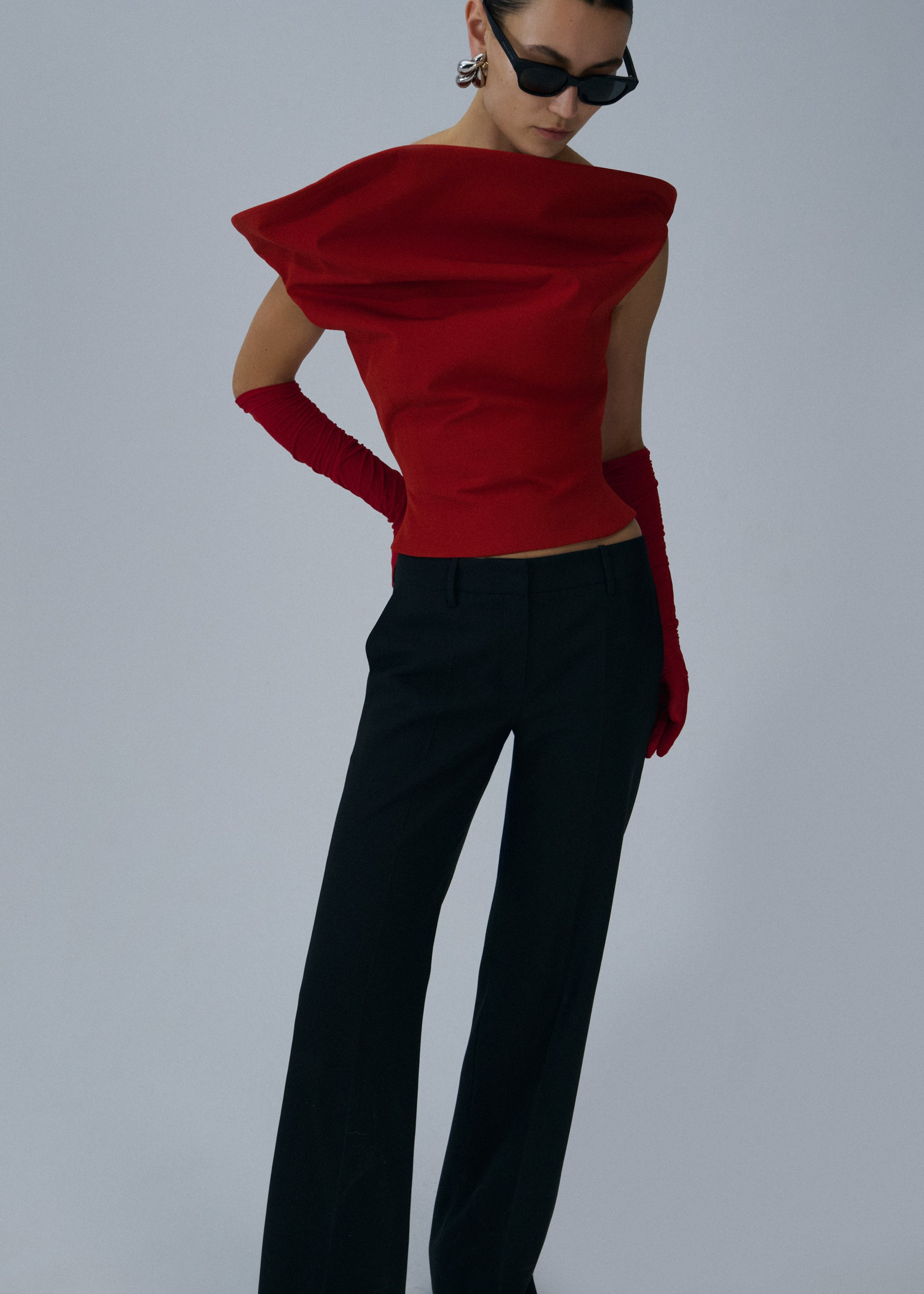 Sculptural sleeveless cotton top in red - 3