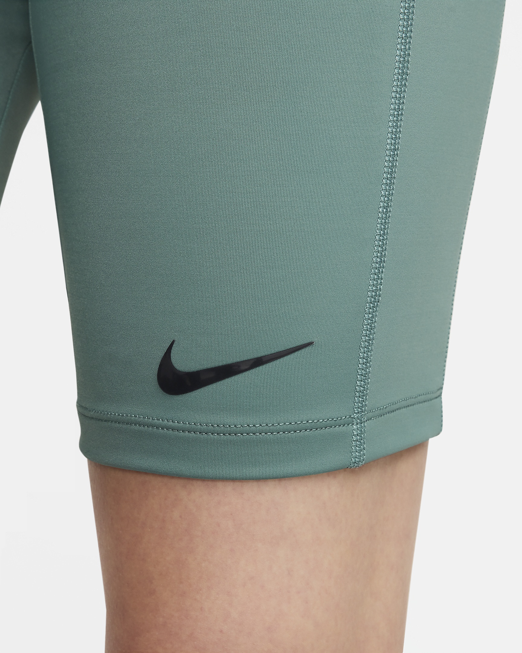 Nike Swim Hydralock Fusion Women's 9" Kick Shorts - 6