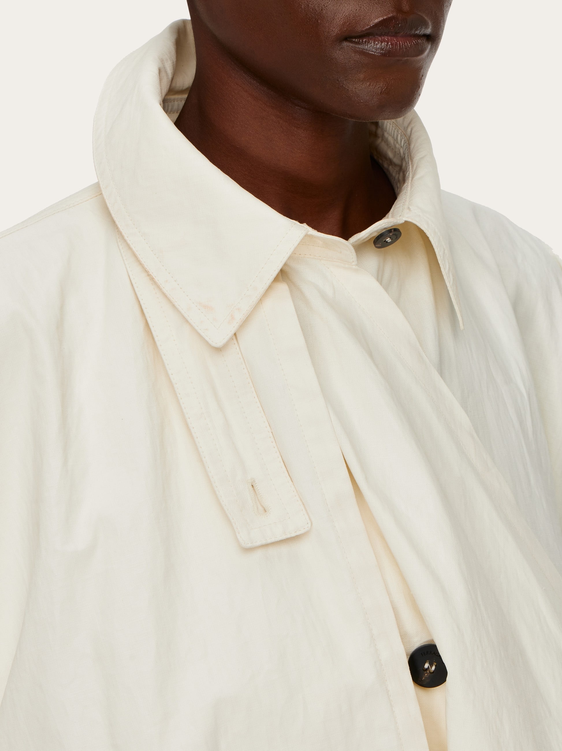 Asymmetric voluminous trench - 4