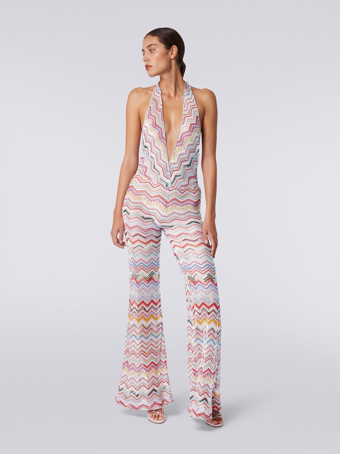 Crochet jumpsuit with V neckline - 2