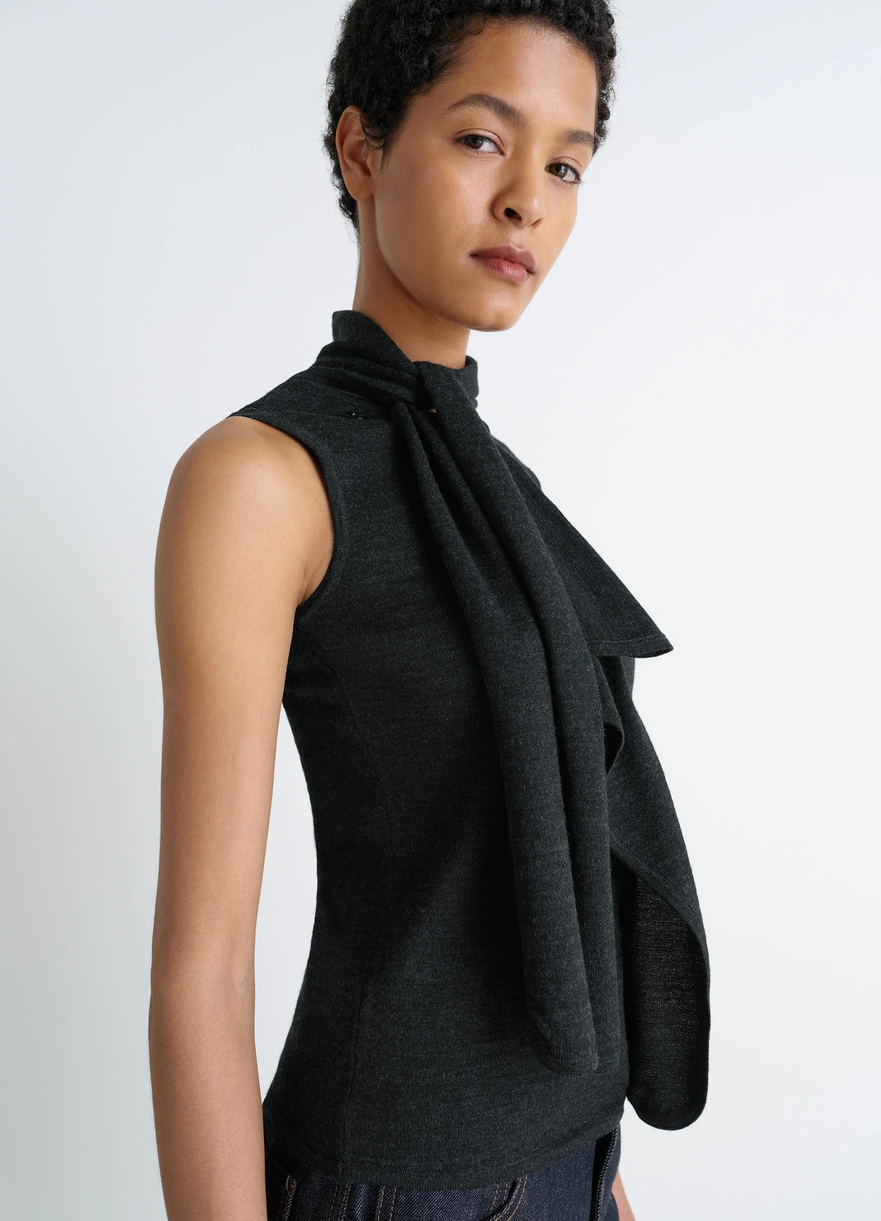 ASYMMETRICAL SLEEVELESS CARDIGAN - 4