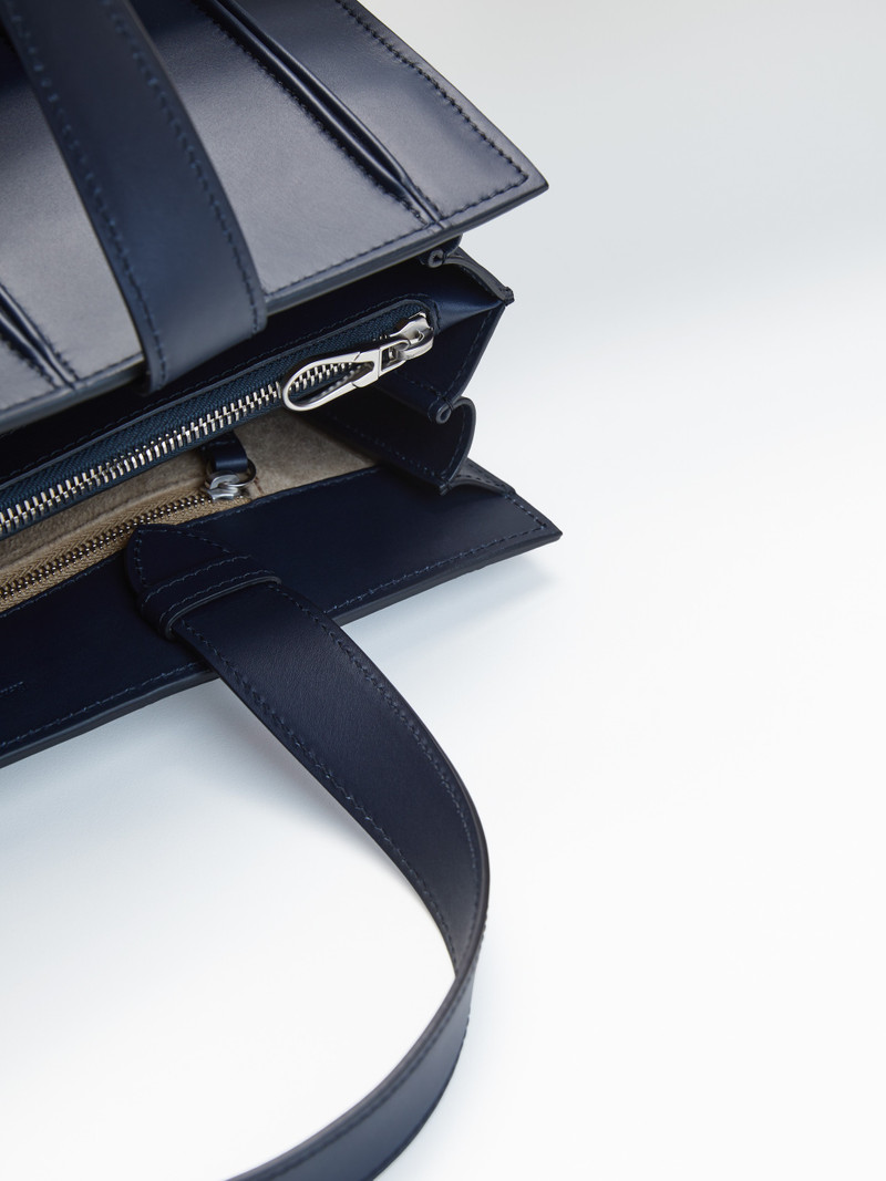 WHIT8 Large Whitney Bag 5