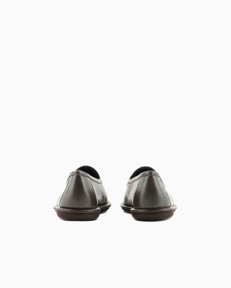 GIORGIO ARMANI 빈티지 냅파 가죽 loafers 와 embroidered 로고 outlook