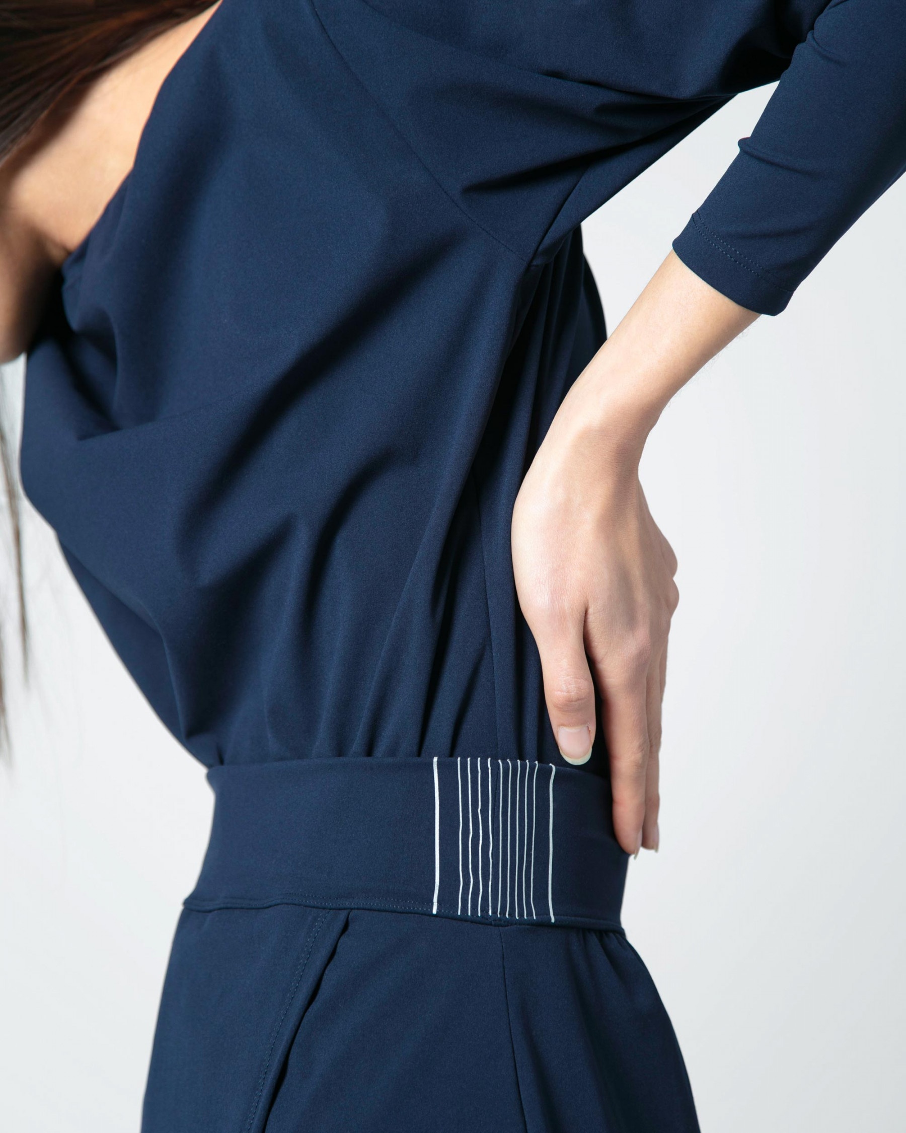Asymmetric high-stretch dress - 3