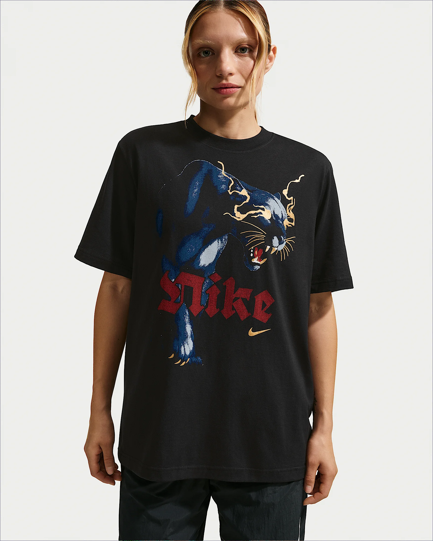 Nike Sportswear Essentials Women's Loose T-Shirt - 1