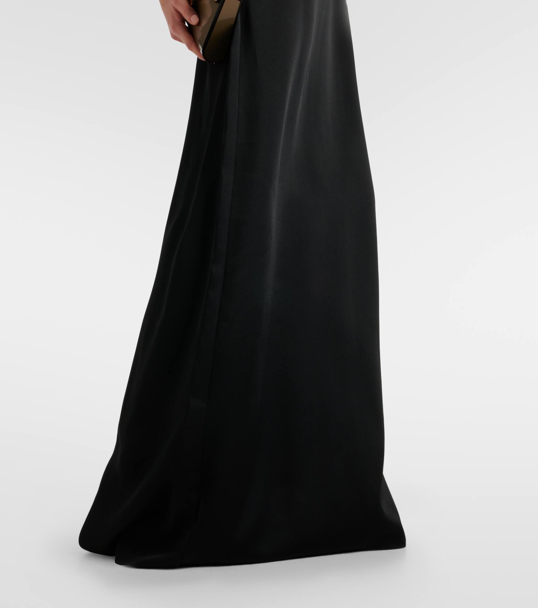 Halterneck gown - 6