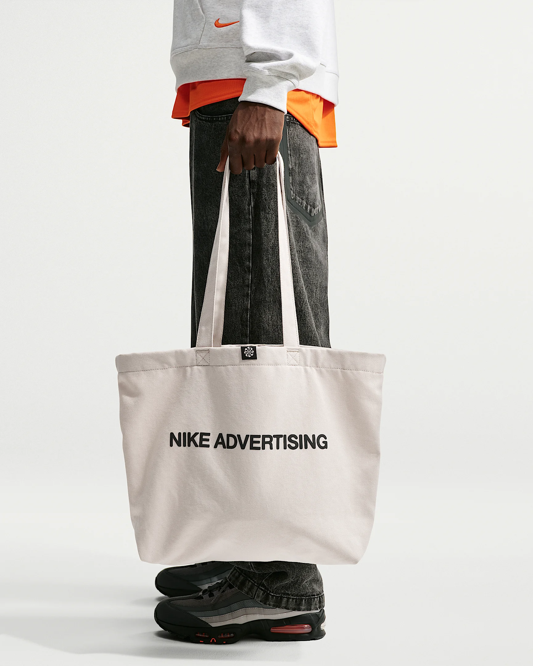 Nike Heritage "Your Message Here" Tote Bag (22L) - 1