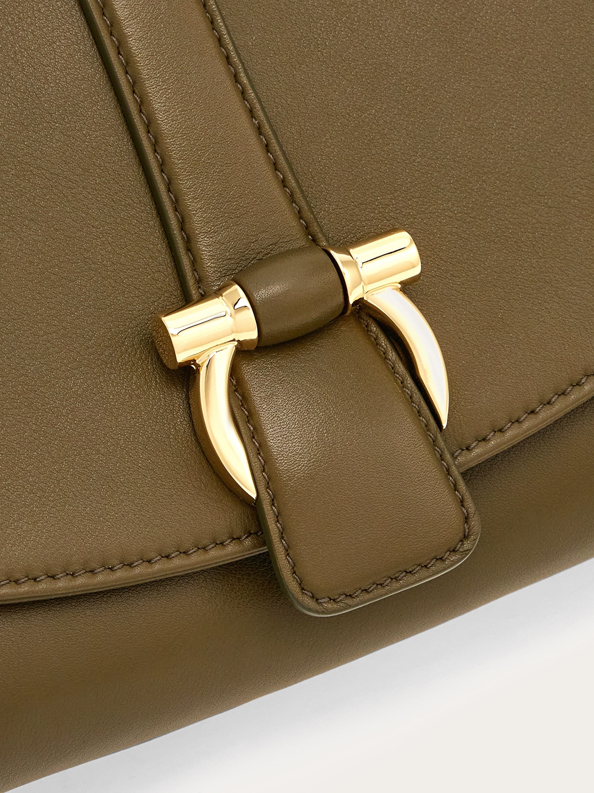 Front flap crossbody bag (M) - 8