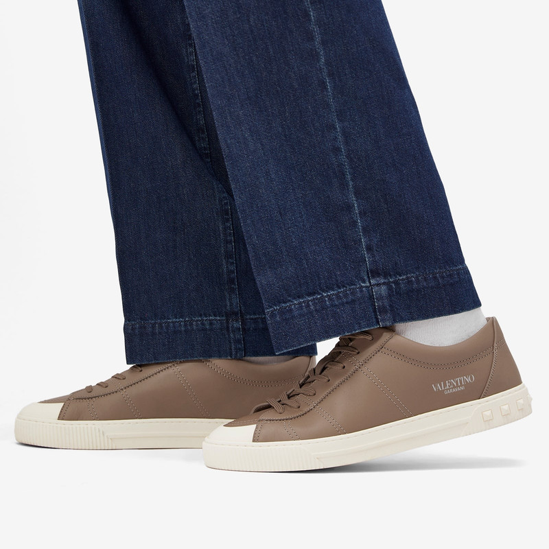 Valentino Valentino City Sneaker outlook