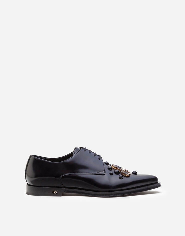 Derby in antik calfskin with embroidered studs and bezels - 1