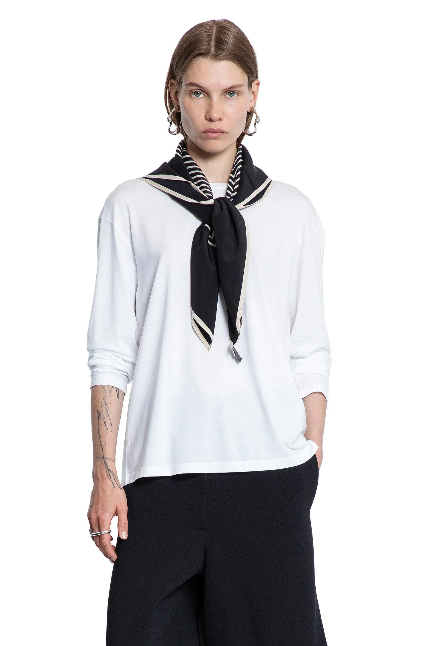 Classic-Long-Sleeve-Tee - 5