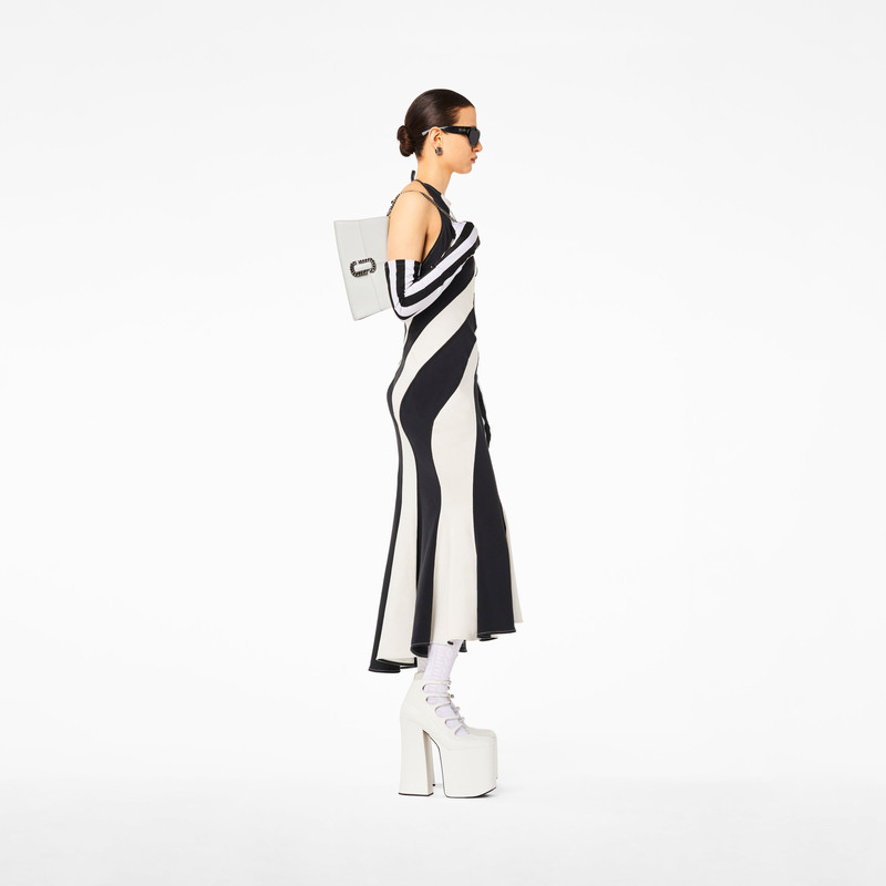 Marc Jacobs THE ST. MARC CONVERTIBLE CLUTCH outlook