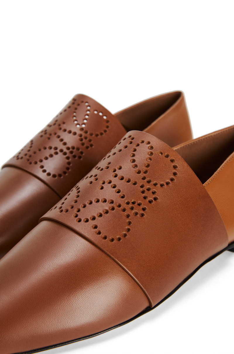 Perforated anagram pointy mule in calf 4