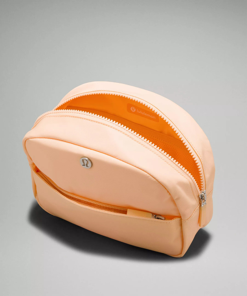 City Essentials Pouch 2L 4