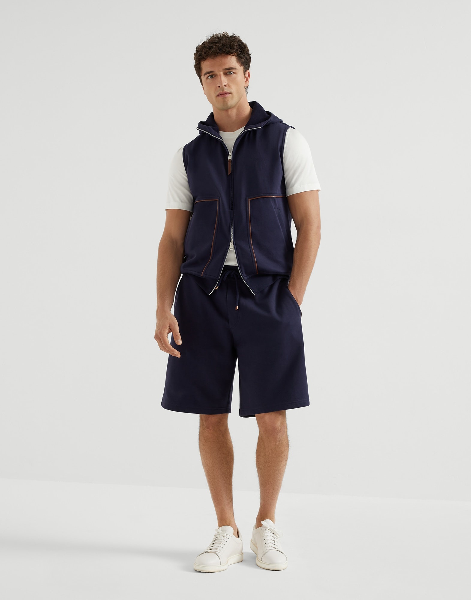 Techno cotton French terry shorts with piping - 4