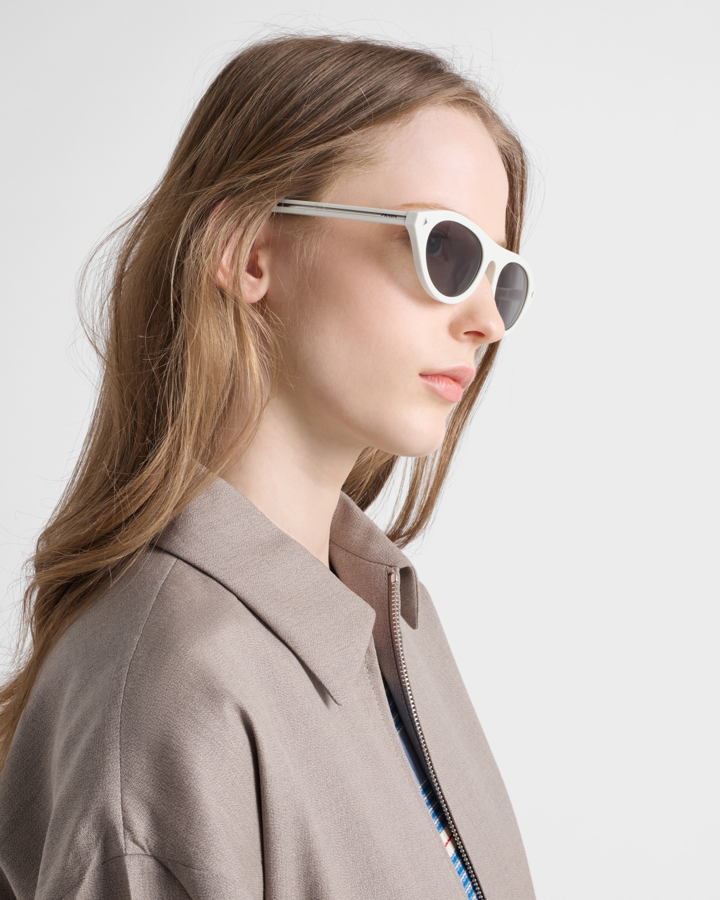 Prada sunglasses with the iconic metal plaque - 6